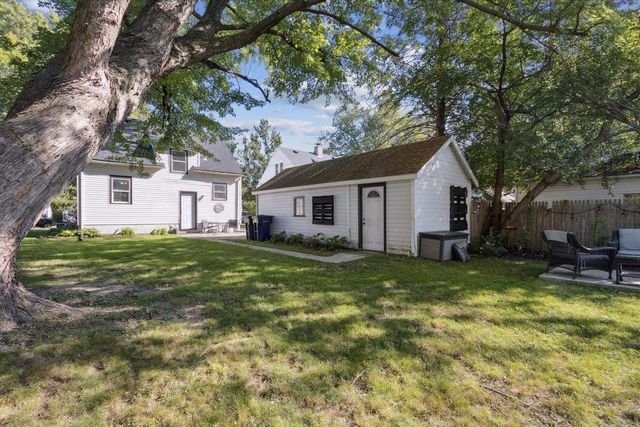 806 Blaine Avenue, Janesville, WI 53545