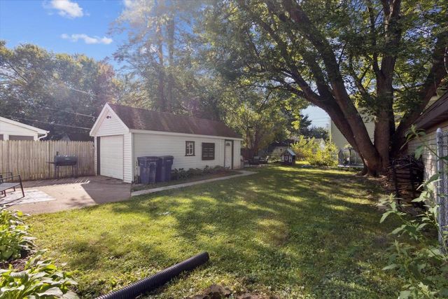 806 Blaine Avenue, Janesville, WI 53545