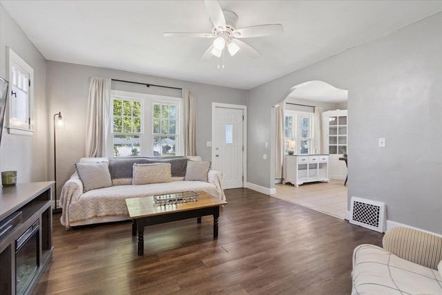 806 Blaine Avenue, Janesville, WI 53545