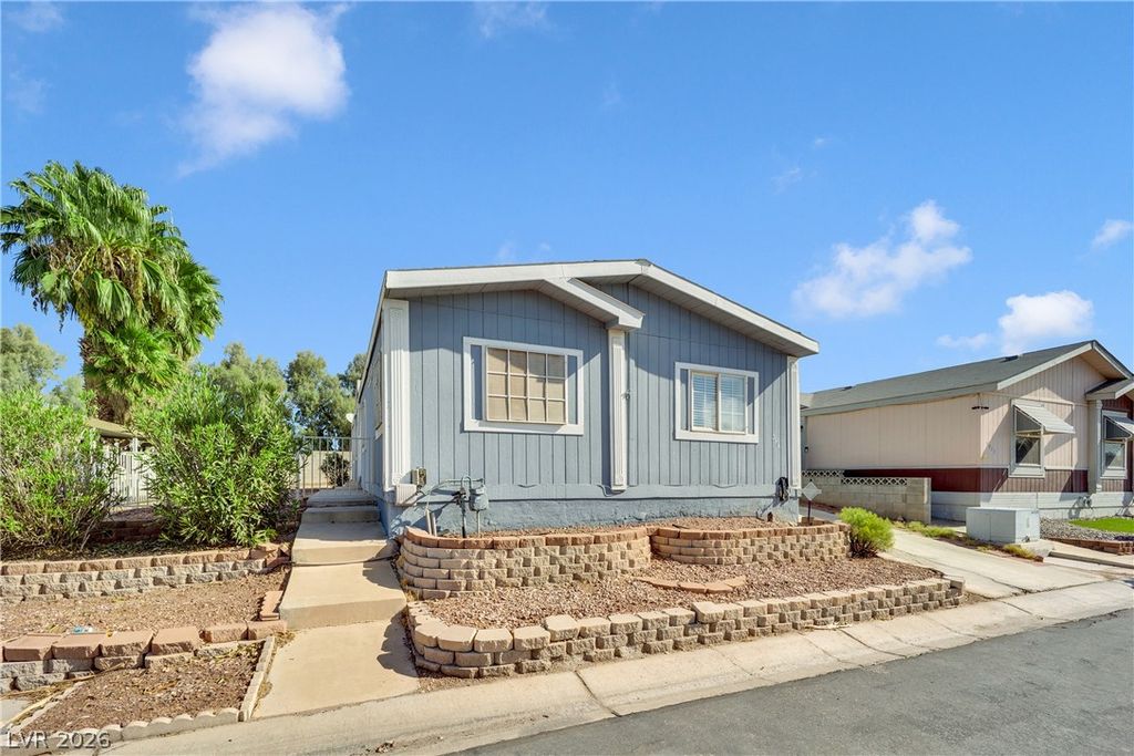 5914 Sassy Rose Drive, Las Vegas, NV 89122 — photo 2