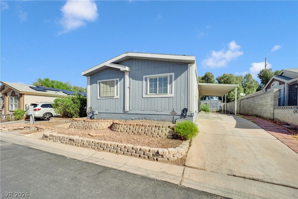 5914 Sassy Rose Drive, Las Vegas, NV 89122 — photo 3