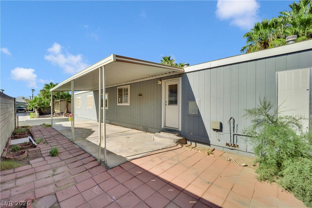 5914 Sassy Rose Drive, Las Vegas, NV 89122 — photo 4