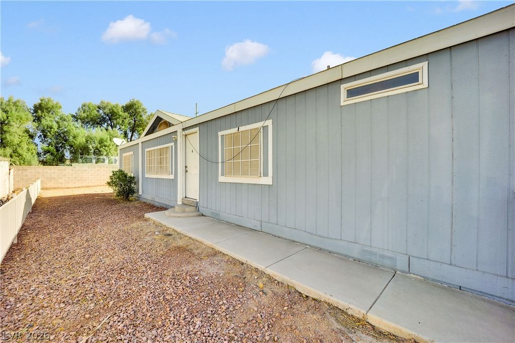5914 Sassy Rose Drive, Las Vegas, NV 89122 — photo 5