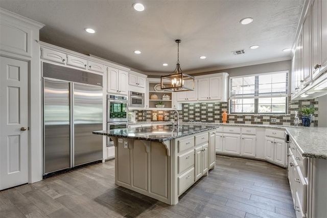 10116 Thompson Avenue, Yukon, OK 73099