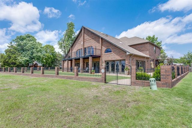 10116 Thompson Avenue, Yukon, OK 73099