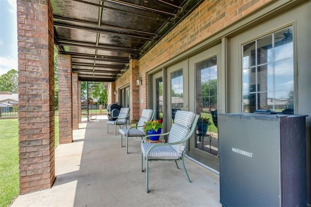 10116 Thompson Avenue, Yukon, OK 73099