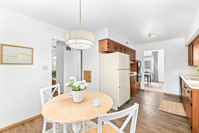 1720 N 117th STREET, Wauwatosa, WI 53226