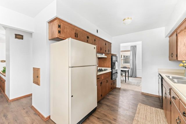 1720 N 117th STREET, Wauwatosa, WI 53226