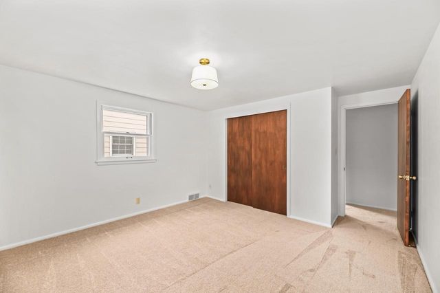 1720 N 117th STREET, Wauwatosa, WI 53226
