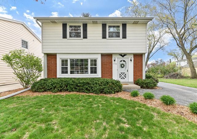 1720 N 117th STREET, Wauwatosa, WI 53226