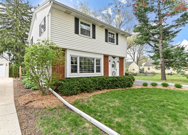 1720 N 117th STREET, Wauwatosa, WI 53226