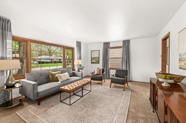 1720 N 117th STREET, Wauwatosa, WI 53226