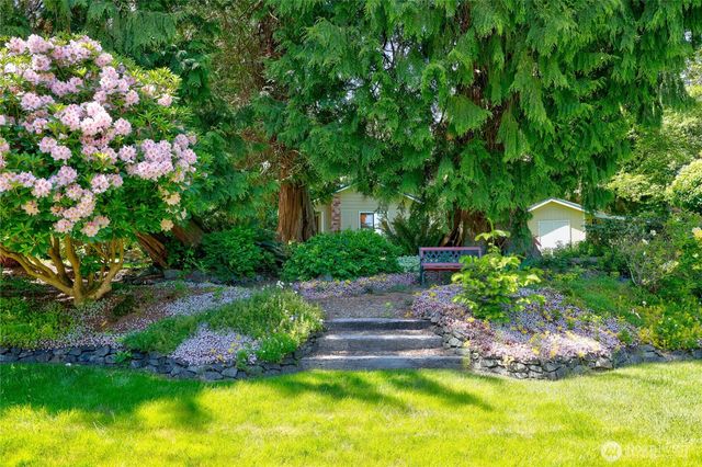 252 Jansen Road, Nordland, WA 98358