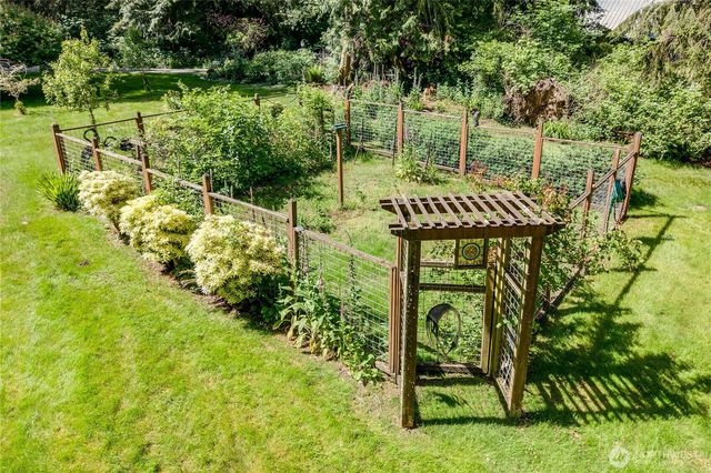252 Jansen Road, Nordland, WA 98358