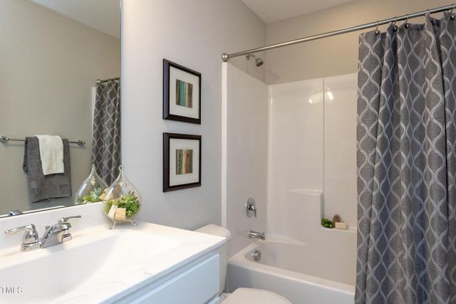 296 Johnson Ridge Way, Four Oaks, NC 27524