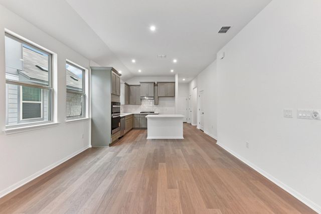 183 Glocken LN, Kyle, TX 78640