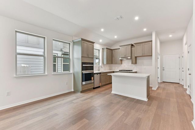 183 Glocken LN, Kyle, TX 78640