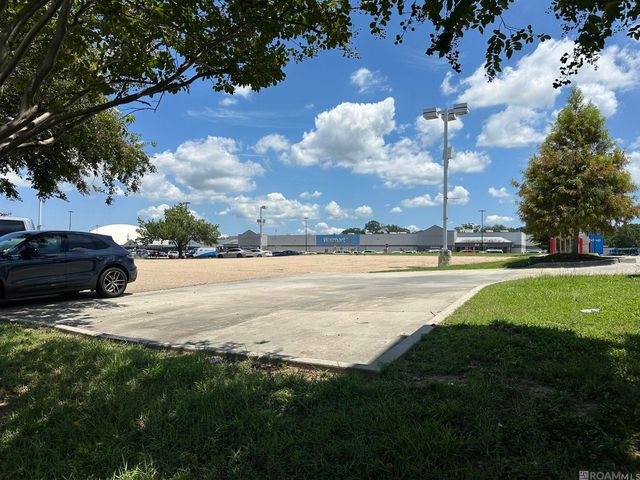900 S Range Ave, Denham Springs, LA 70726
