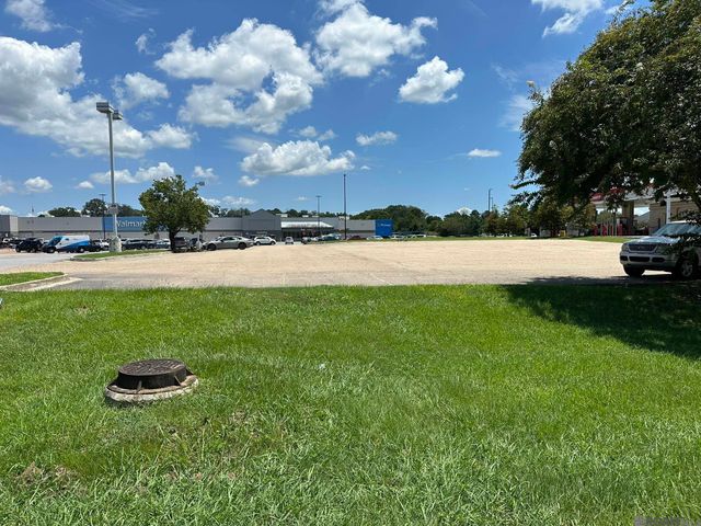 900 S Range Ave, Denham Springs, LA 70726