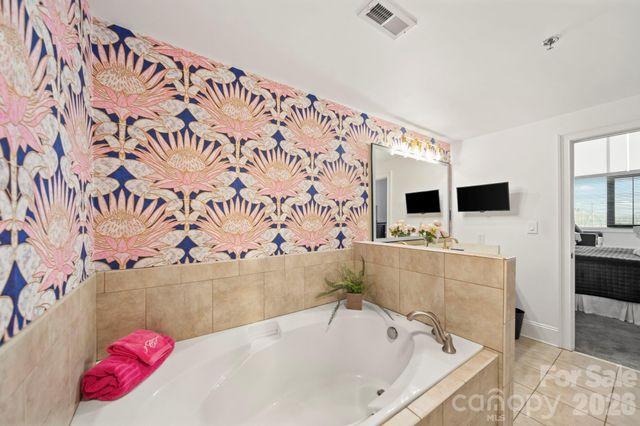 589 Catawba Street E, Belmont, NC 28012