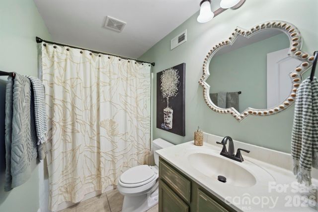 589 Catawba Street E, Belmont, NC 28012