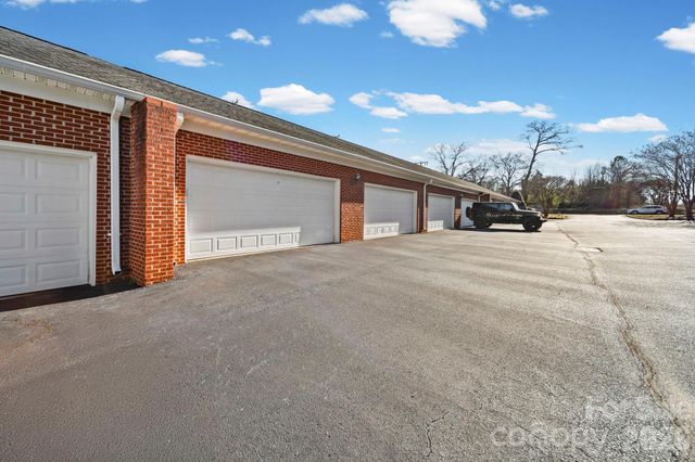 589 Catawba Street E, Belmont, NC 28012