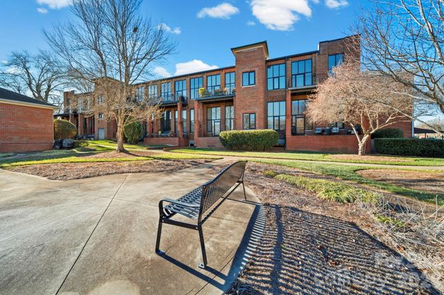 589 Catawba Street E, Belmont, NC 28012