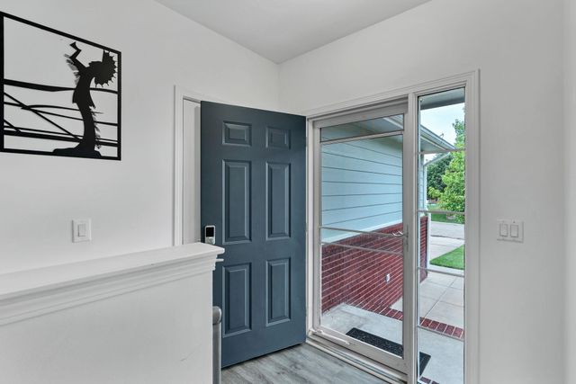 1509 S Shiloh Ct., Wichita, KS 67207