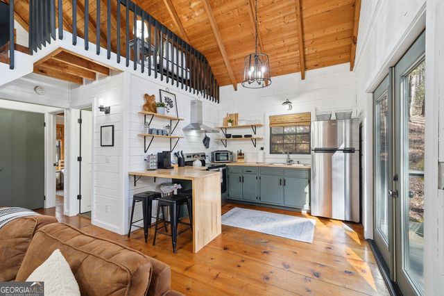 40 Lakeside Drive, Blue Ridge, GA 30513