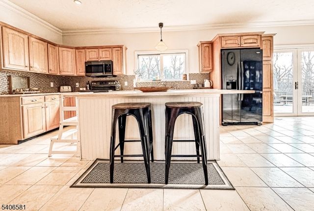 16 Gary Ct, Mount Olive Twp., NJ 07836