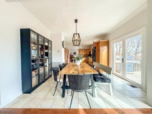 16 Gary Ct, Mount Olive Twp., NJ 07836