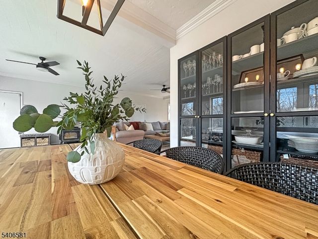 16 Gary Ct, Mount Olive Twp., NJ 07836