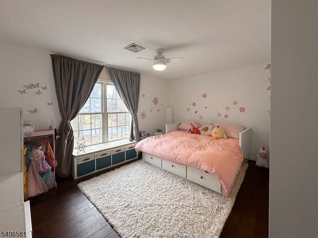 16 Gary Ct, Mount Olive Twp., NJ 07836