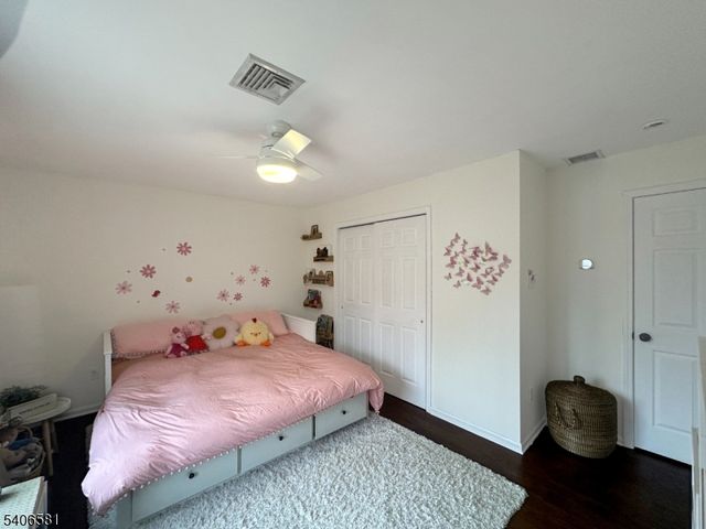 16 Gary Ct, Mount Olive Twp., NJ 07836