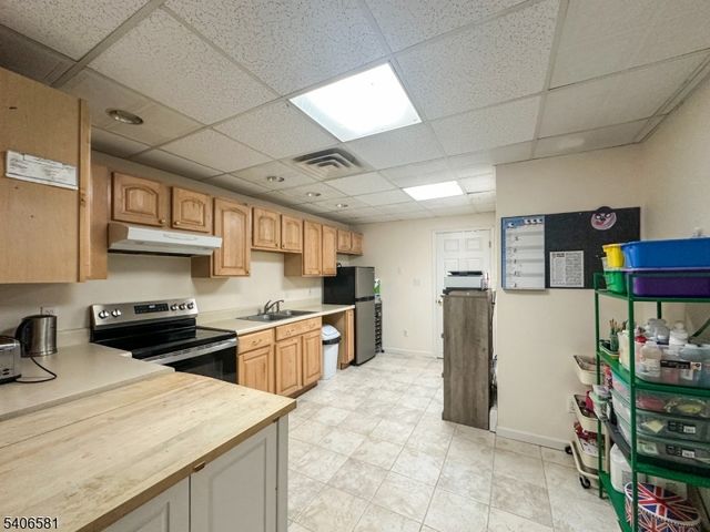 16 Gary Ct, Mount Olive Twp., NJ 07836