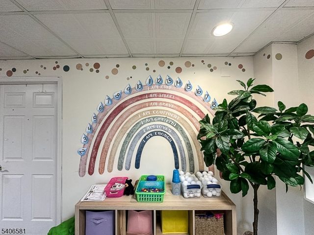 16 Gary Ct, Mount Olive Twp., NJ 07836