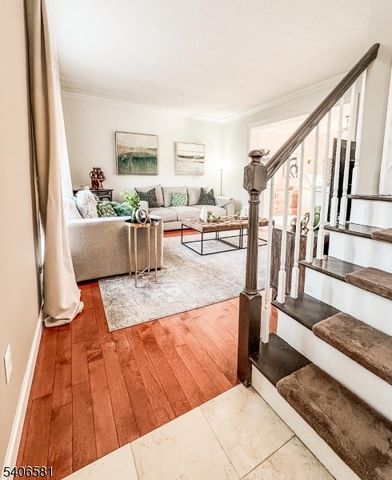 16 Gary Ct, Mount Olive Twp., NJ 07836