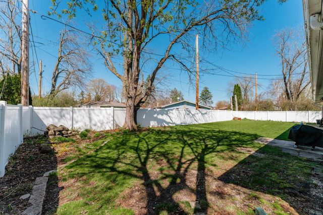 9814 W Green Tree ROAD, Milwaukee, WI 53224