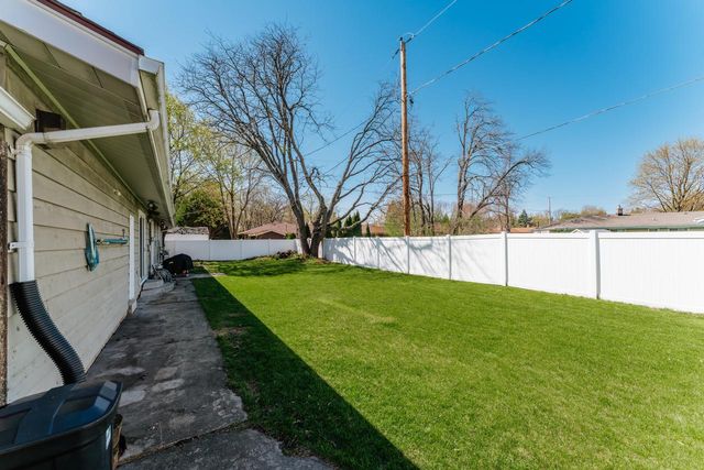 9814 W Green Tree ROAD, Milwaukee, WI 53224