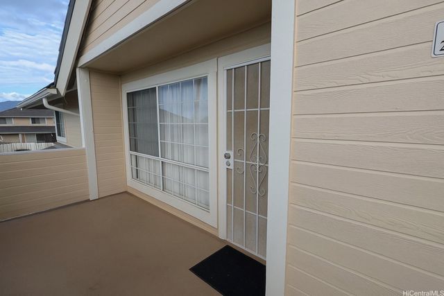 94-1453 Waipio Uka Street M206, Waipahu, HI 96797