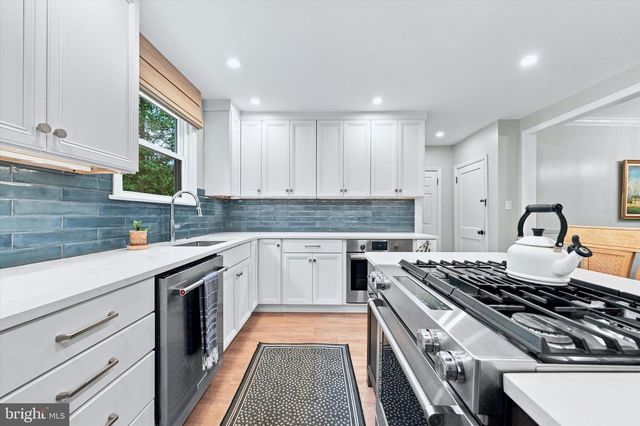 7 WESTOVER CIR, Wilmington, DE 19807