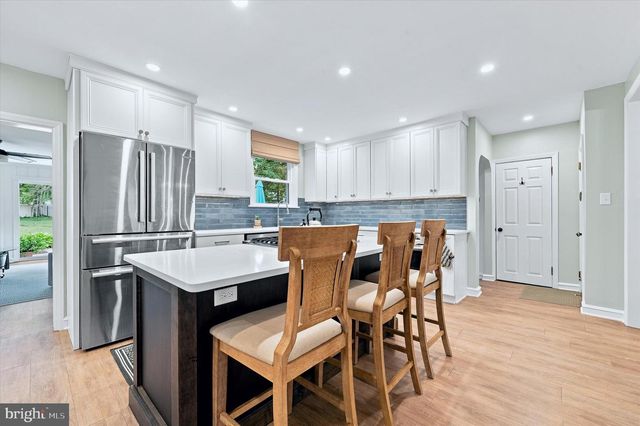 7 WESTOVER CIR, Wilmington, DE 19807