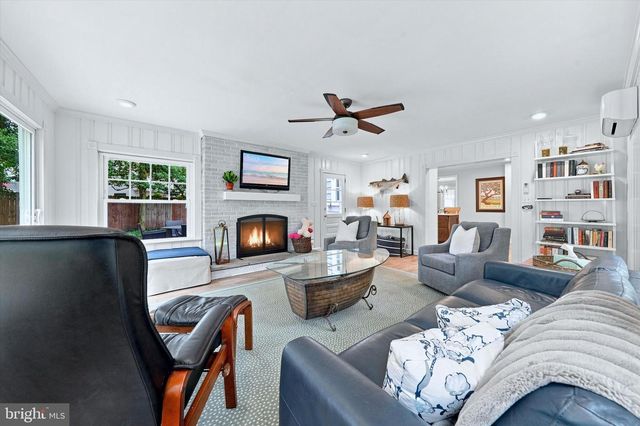 7 WESTOVER CIR, Wilmington, DE 19807