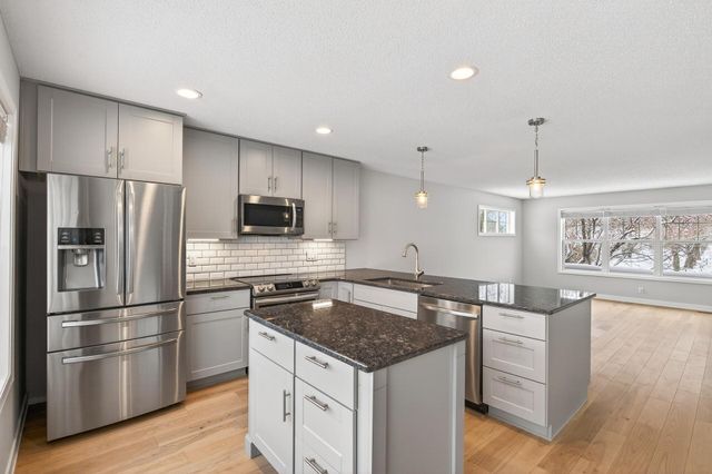 1667 Arona Street 8, Falcon Heights, MN 55108