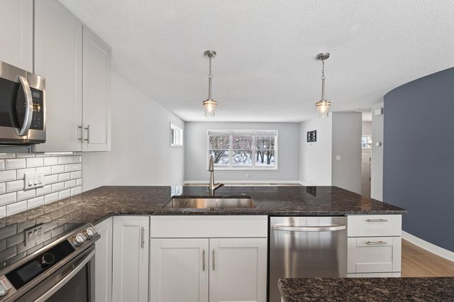 1667 Arona Street 8, Falcon Heights, MN 55108