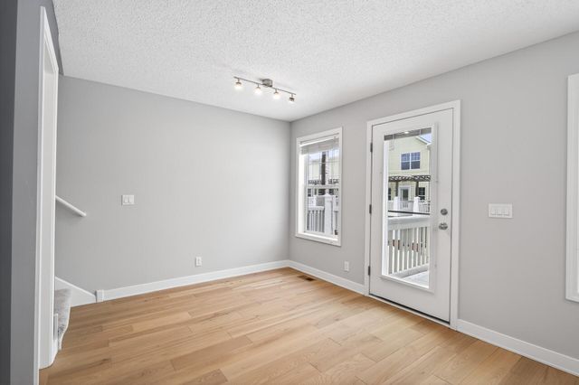 1667 Arona Street 8, Falcon Heights, MN 55108