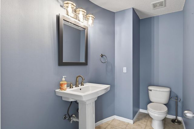 1667 Arona Street 8, Falcon Heights, MN 55108