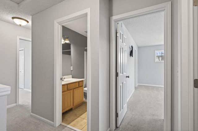 1667 Arona Street 8, Falcon Heights, MN 55108