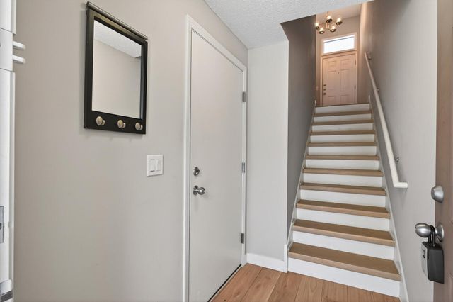 1667 Arona Street 8, Falcon Heights, MN 55108