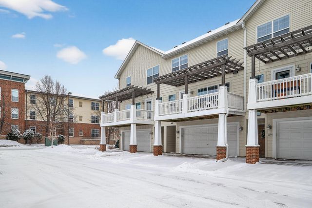 1667 Arona Street 8, Falcon Heights, MN 55108